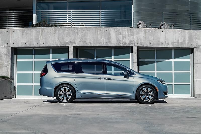 Der Chrysler Pacifica ist über fünf Meter lang