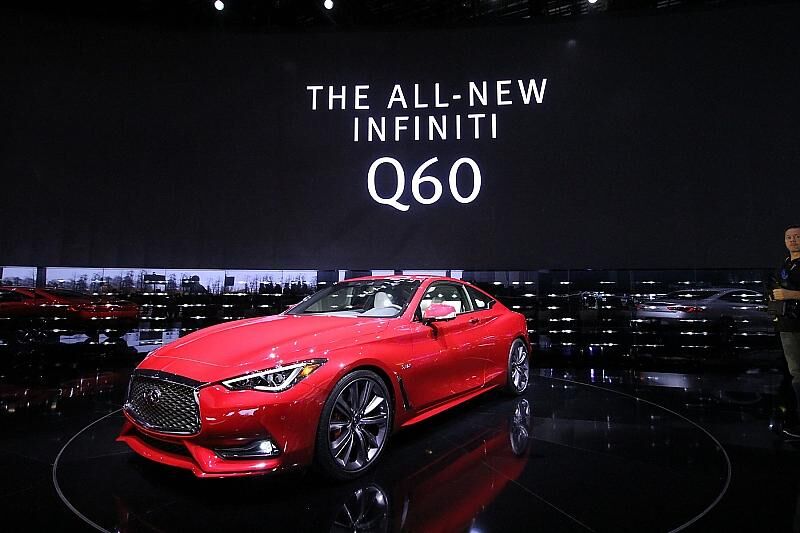 Der Infiniti Q60 hat ein dynamisches Design