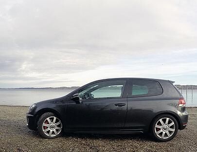Die Jahre sind am Design des Golf 6 spurlos vorbeigezogen. Noch heute wirkt er modern - nur eben wesentlich günstiger.