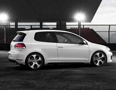 Nur an Details gibt es zu mäkeln: Im Innenraum hat VW viel Kunststoff verbaut, was mit der entsprechenden Politur sorgfältig gepflegt werden muss.