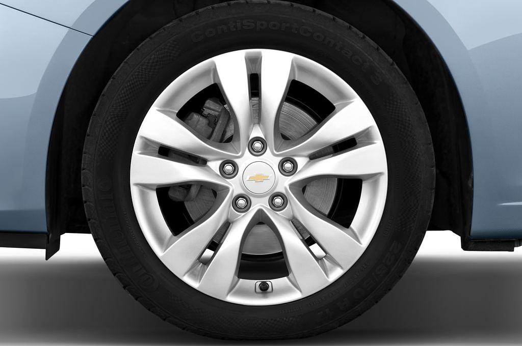 Chevrolet Cruze (Baujahr 2013) LTZ 5 Türen Reifen und Felge