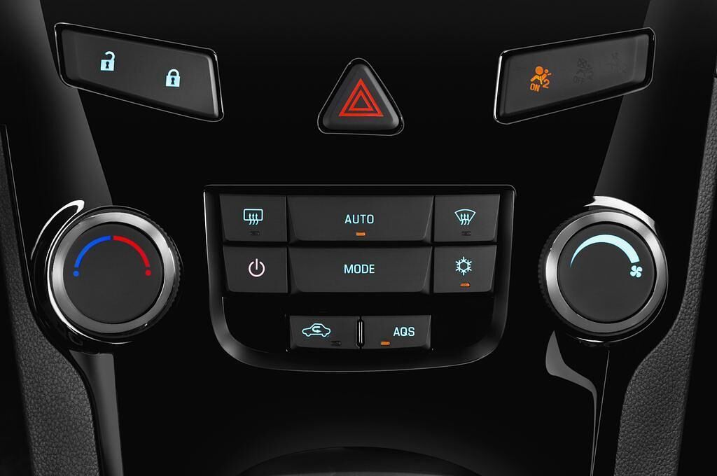 Chevrolet Orlando (Baujahr 2013) LTZ 5 Türen Temperatur und Klimaanlage