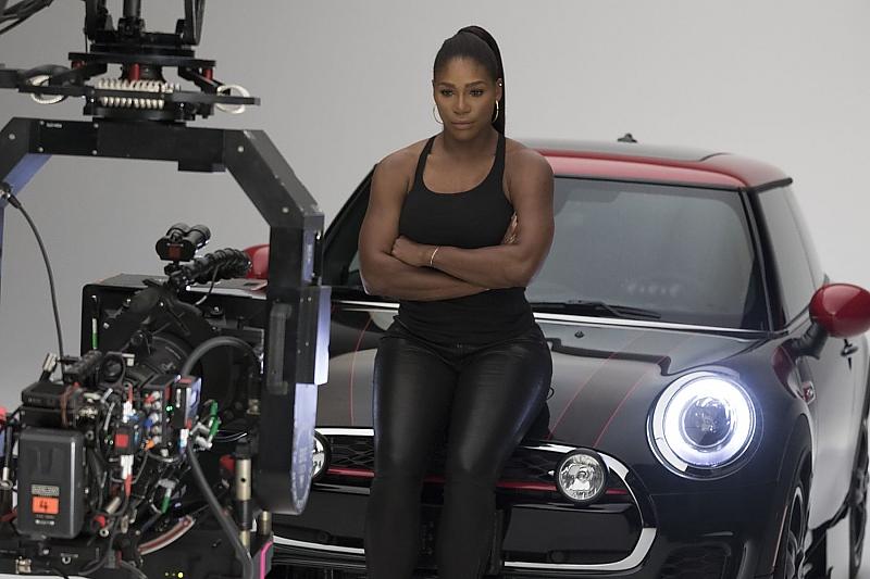 Min hat Serena Williams verpflichtet