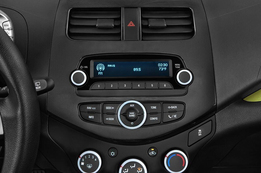 Chevrolet Spark (Baujahr 2013) LS 5 Türen Radio und Infotainmentsystem