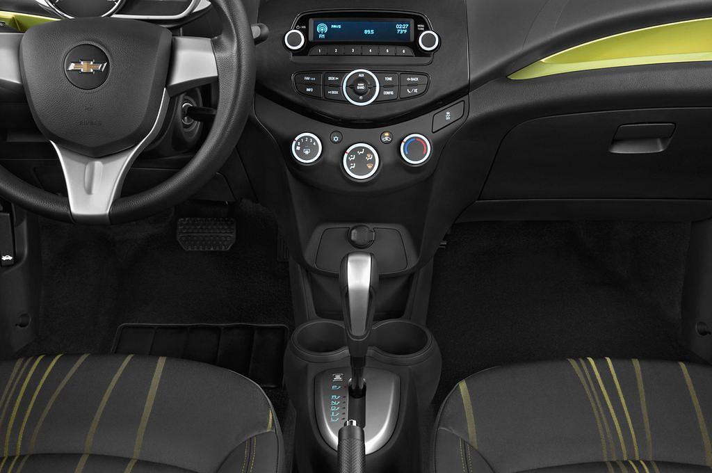Chevrolet Spark (Baujahr 2013) LS 5 Türen Mittelkonsole