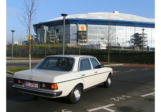 Mercedes-Benz W 123 Limousine (1975–1986) 240 D (72 PS)