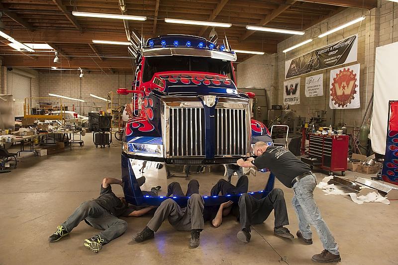 Chris\\\' Team arbeitete unter Hochdruck am Optimus Prime