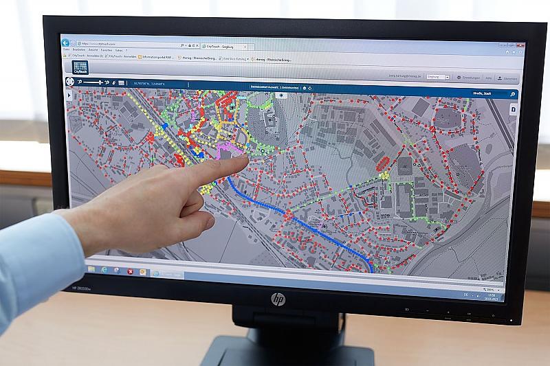Bei Systemen wie \"CityTouch\" werden die Laternen von einem Rechner gesteuert