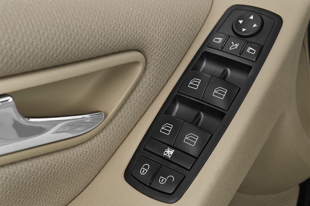 Mercedes B-Class (Baujahr 2011) - 5 Türen Bedienungselemente Tür