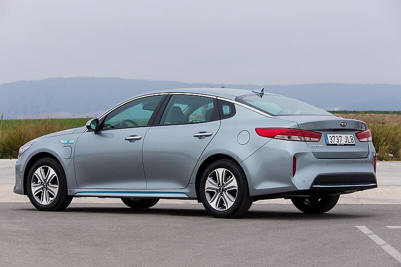 Bei vollen Batterien beträgt der Durchschnittsverbrauch des Optima Hybrid 1,7 Liter pro 100 km