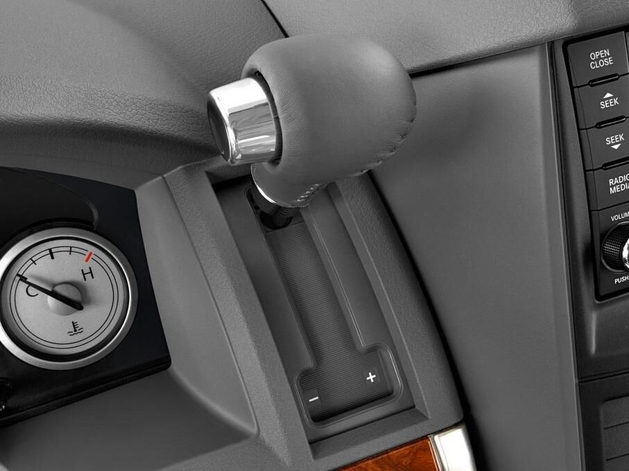 Chrysler Grand Voyager (Baujahr 2010) Touring 5 Türen Schalthebel