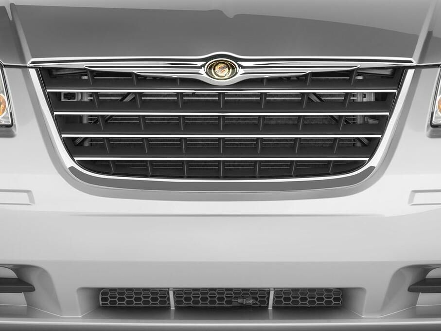 Chrysler Grand Voyager (Baujahr 2010) Touring 5 Türen Kühlergrill und Scheinwerfer