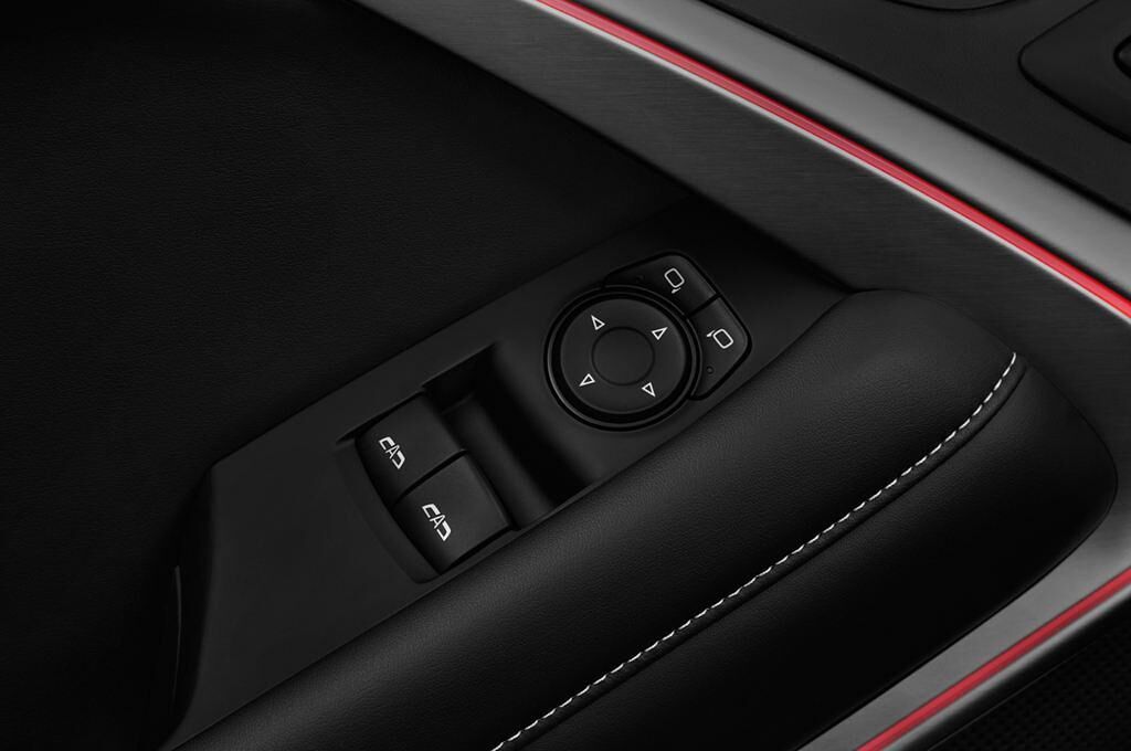 Chevrolet Camaro (Baujahr 2017) - 2 Türen Bedienungselemente Tür