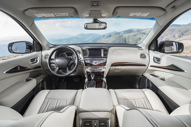 Das aufgefrische Interieur des Infiniti XQ60
