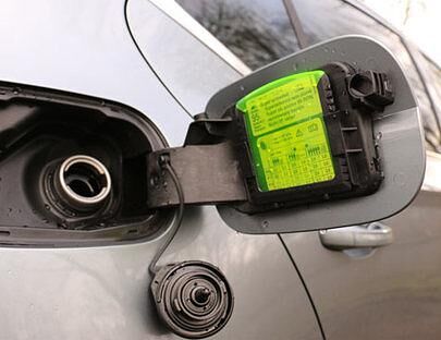 Unabhängig von der Ausstattung sind die "Simply Clever"-Details eine wahre Freude. Der Eiskratzer im Tankdeckel klingt unspektakulär, ist aber wirklich ein Segen bei nächtlichem Frost.