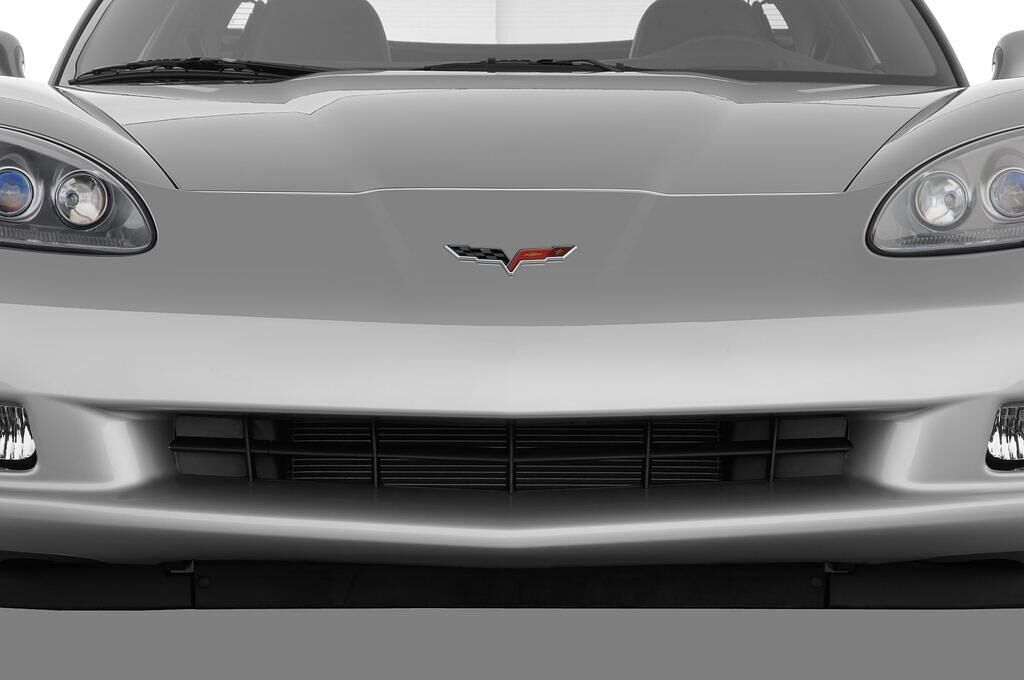 Chevrolet Corvette (Baujahr 2011) Coupe 2 Türen Kühlergrill und Scheinwerfer