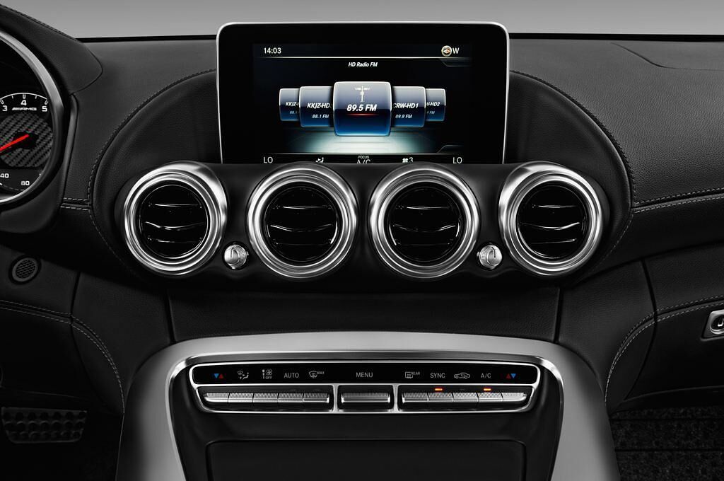 Mercedes AMG GT (Baujahr 2017) - 2 Türen Radio und Infotainmentsystem