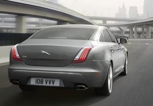 JAGUAR-XJ-3-0-V6-Diesel--2009-