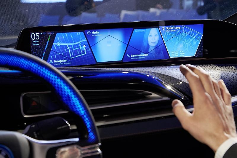 BMW i8 Spyder auf der CES 2016 mit Gestensteuerung der nächsten Generation