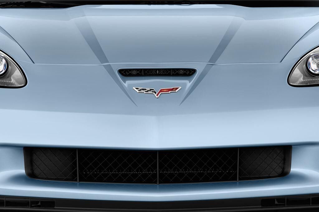 Chevrolet Corvette (Baujahr 2012) Grand Sport 2 Türen Kühlergrill und Scheinwerfer