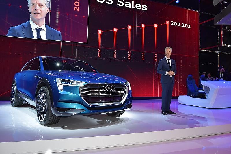 Audi e-tron quattro concept CES 2016