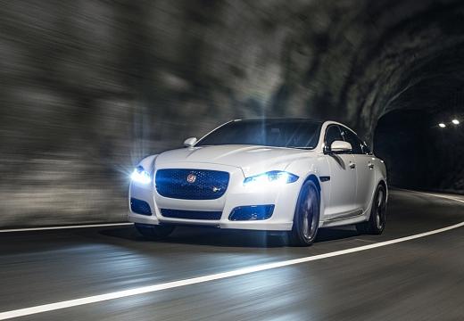 JAGUAR-XJ-3-0-V6-Kompressor-AWD--2015-