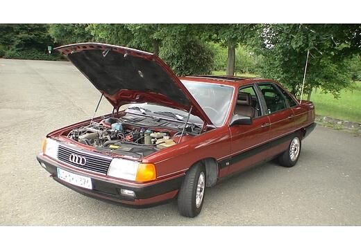 Audi 100 Limousine (1982–1991)