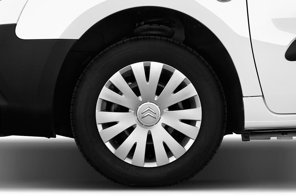 Citroen Berlingo (Baujahr 2015) 1.6 Vti 95 Euro 5 Niveau A 4 Türen Reifen und Felge