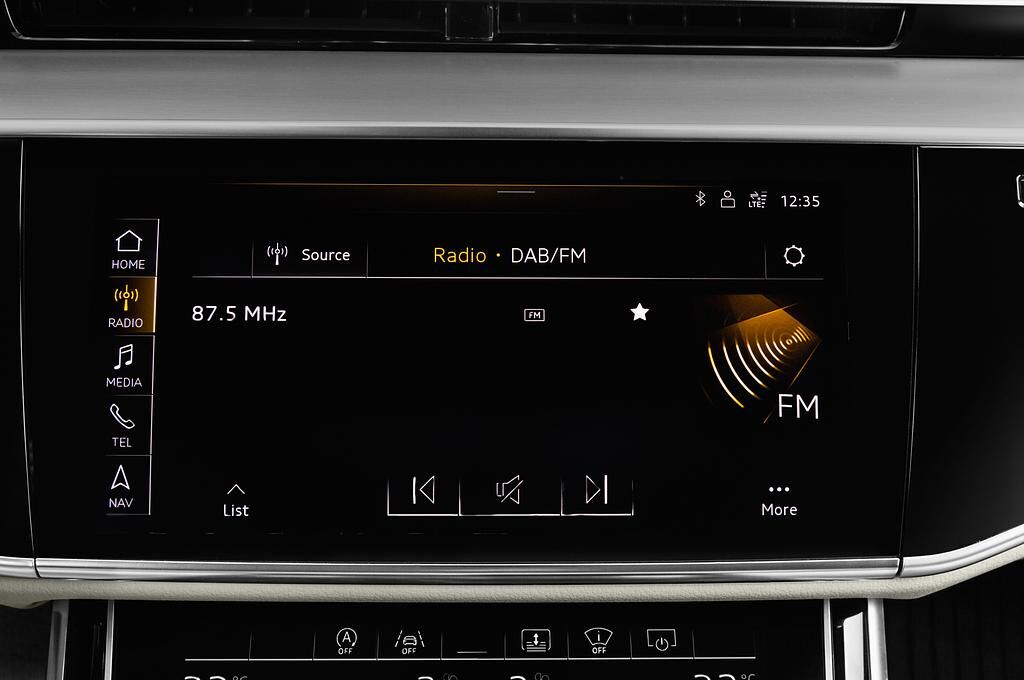 Audi A8 (Baujahr 2018) - 4 Türen Radio und Infotainmentsystem