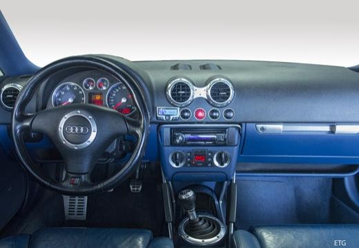 Audi-TT-Coupe-quattro--2005-2006-