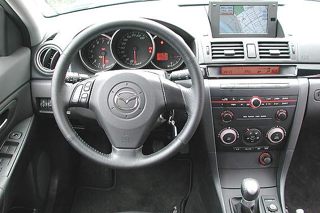 Funktional und übersichtlich: Der Arbeitsplatz im Mazda 3