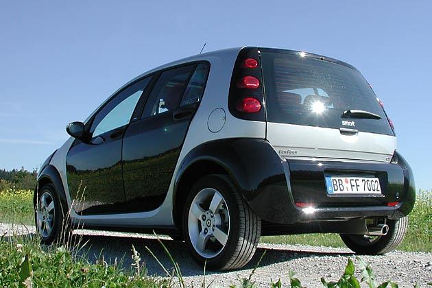 Die drei runden Rückleuchten hat der Forfour mit dem Fortwo gemeinsam