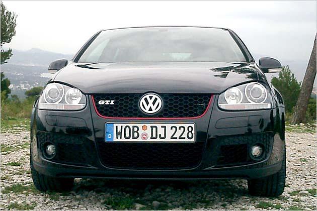Imposante Front: Der neue VW Golf GTI