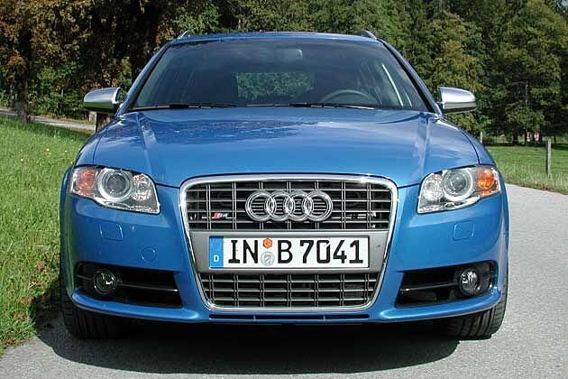 Die neue Nase verschafft dem S4 noch mehr Respekt
