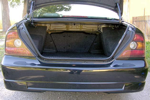 Der Kofferraum fasst 435 Liter