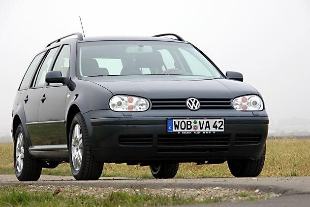 Die Dachreling ist Serie beim Golf-Kombi