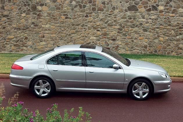 Die Dachlinie ist harmonisch und erinnert an den Audi A6