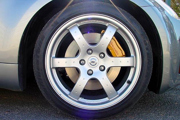 18-Zoll-Aluräder und Brembo-Bremsen sind Serie