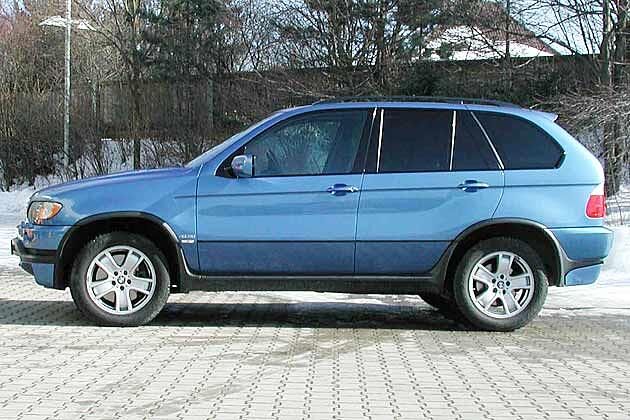 Das Auto hat eine wuchtige, aber dennoch elegante Erscheinung
