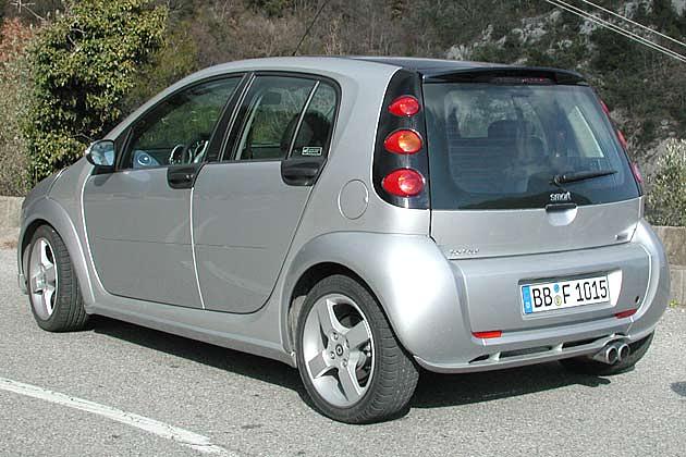 Durch den Brabus-Eingriff wirkt der Forfour insgesamt dynamischer