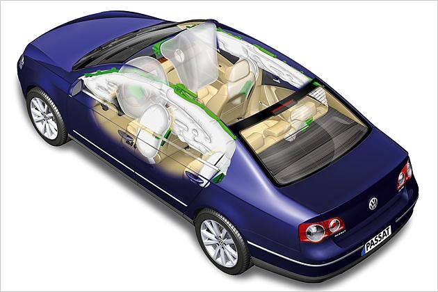 Passive Sicherheit bietet der Passat dank diverser Airbags