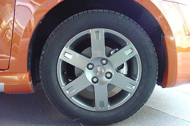 Sechsarmige Felge der beiden Versionen mit Bodykit