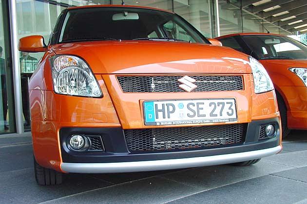 Concept-S-Bodykit: Frontschürze mit schwarzem Plastik und silbernem Abschluss