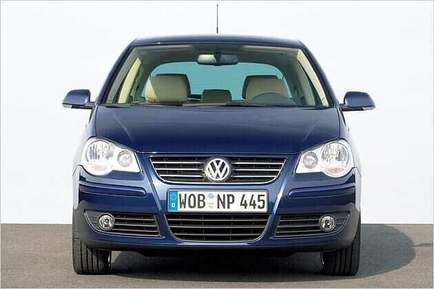 Der neue Polo ist an dem V-förmigen Grill zu erkennen