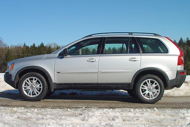 Von der Seite wirkt der große Volvo vertrauenserweckend