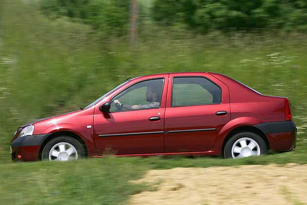 Mit 4,25 Metern ist der Logan etwa so lang wie ein Seat Cordoba