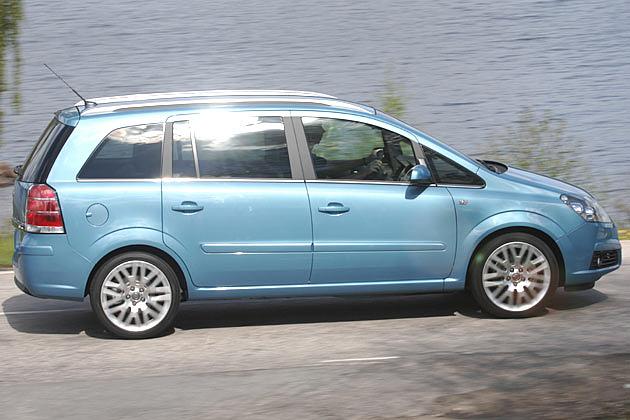 Technisch und optisch ist der Zafira eng mit dem Astra Caravan verwandt