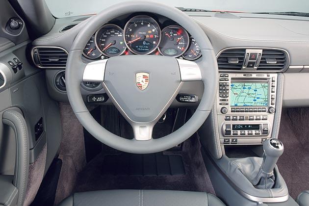 Luxus-Sportwagen: Das noble Cockpit des 911 4S