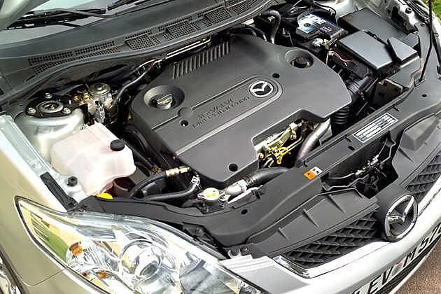 Motorraum vom Mazda 5