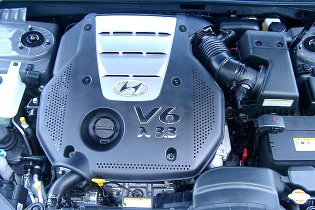 Der 3,3 Liter große V6 besteht aus Leichtmetall und liefert ein Drehmoment von 304 Newtonmetern